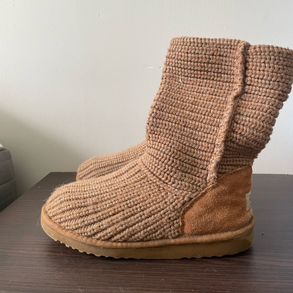 UGG Classic Cardy Knit Chestnut (sz3) - Picture 3 of 5